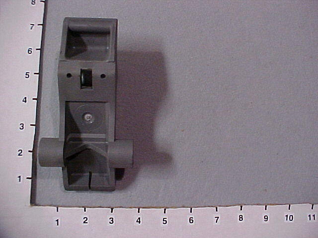 001-047784-F80 - Nozzle Hook, Gray